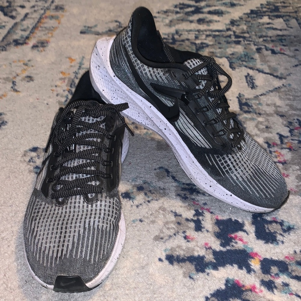 Nike Air Zoom Pegasus 39 size 8